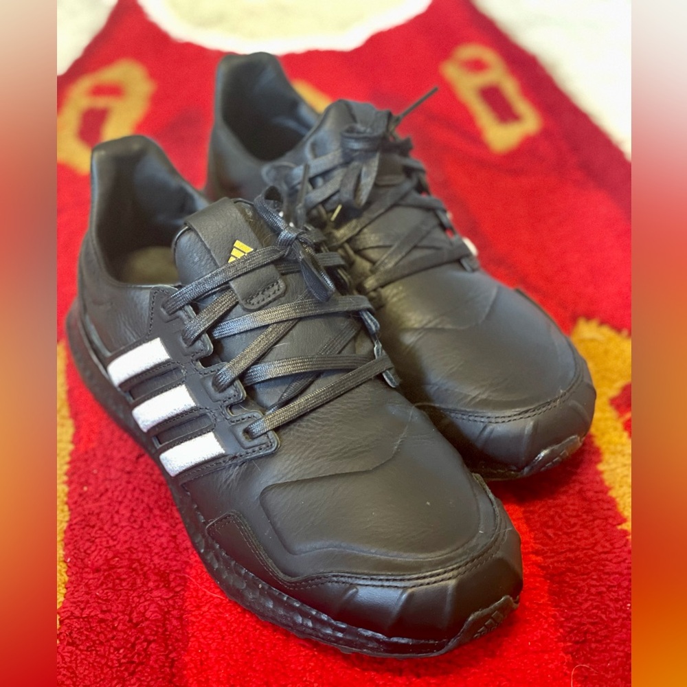 Adidas Ultra Boosts Size 9.5 - NO OG Box, can provide replacement. Lightly worn.